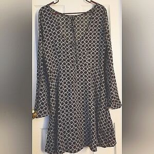 CHARLOTTE RUSSE Midi- Dress.  Like New.      SIZE-Large